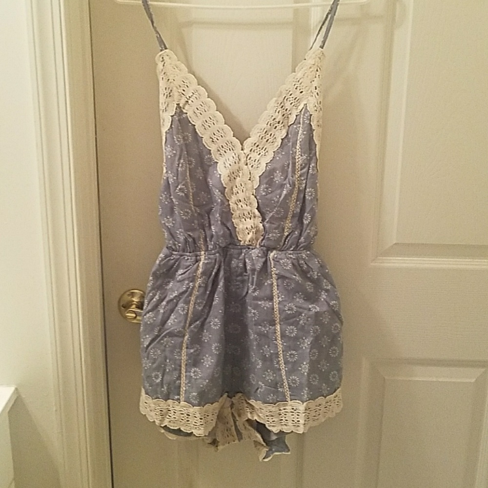 NWT Chambray Crochet Romper - Picture 5 of 6